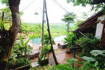 Desa Alamanis Resort Villa