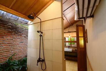 Desa Alamanis Resort Villa