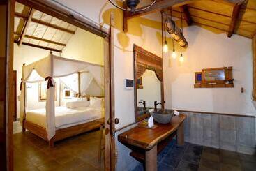 Desa Alamanis Resort Villa