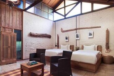 Desa Alamanis Resort Villa