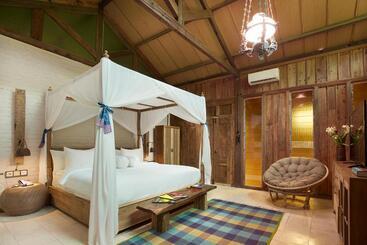 Desa Alamanis Resort Villa