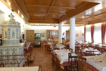 هتل Albergo Dolomiti