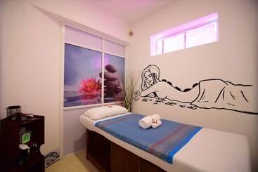 هتل Thilhara Days Inn