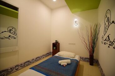 هتل Thilhara Days Inn