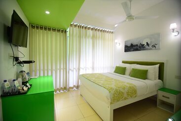هتل Thilhara Days Inn