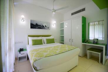 هتل Thilhara Days Inn