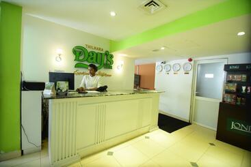 هتل Thilhara Days Inn
