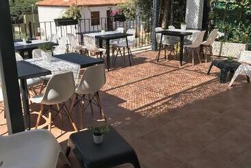 هتل Restaurante Viñas Viejas