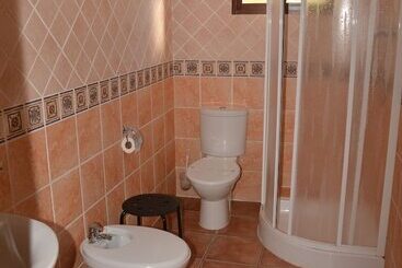 هتل Restaurante Viñas Viejas