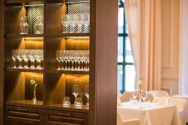 酒店 Royal & Spa