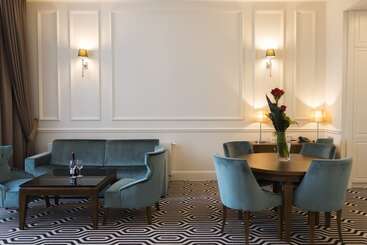 酒店 Royal & Spa