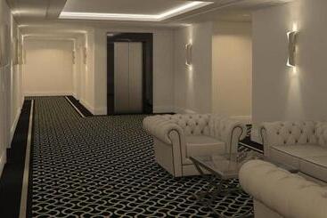 酒店 Royal & Spa