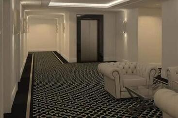 酒店 Royal & Spa