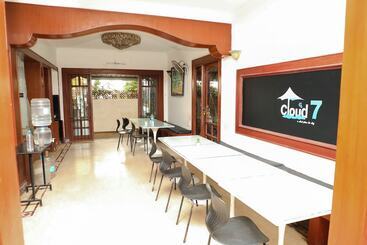 בית מלון כפרי Ulo Cloud 7 Resort