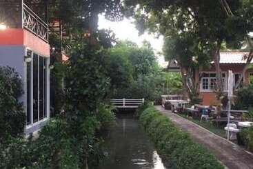 مُتل Meephawa Resort