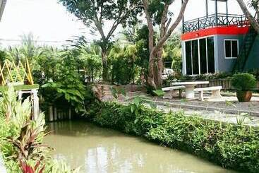 مُتل Meephawa Resort