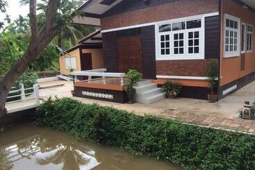 مُتل Meephawa Resort