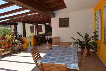 B&b Feronia