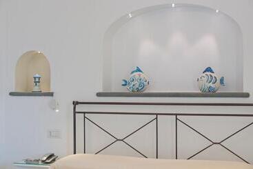 تختخواب و صبحانه Albadamare Boutique