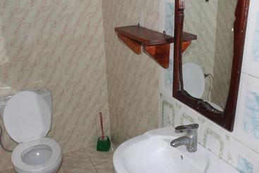 تختخواب و صبحانه Faridu Beach Bungalows