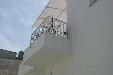 تختخواب و صبحانه La Loggetta