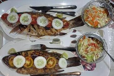 تختخواب و صبحانه Nilaveli Beach Rooms