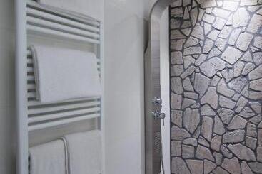 تختخواب و صبحانه Studio 27