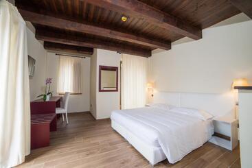 هتل Il Borgo Ospitale Albergo Diffuso