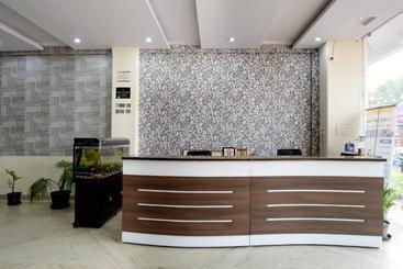 هتل Sky Inn