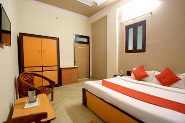 هتل Sky Inn