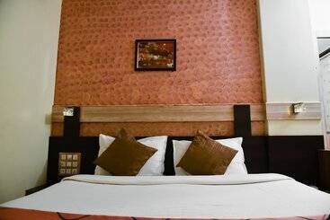 هتل Tulsi Residency