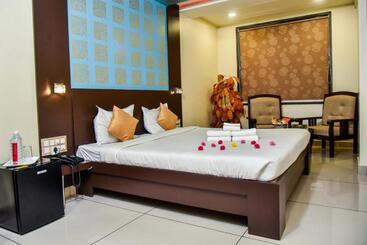 هتل Tulsi Residency