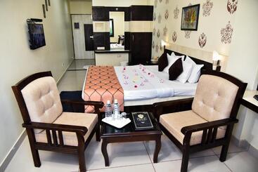 هتل Tulsi Residency
