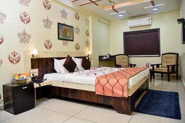 هتل Tulsi Residency