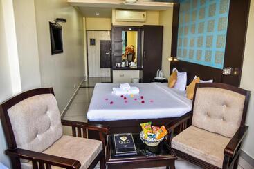 هتل Tulsi Residency