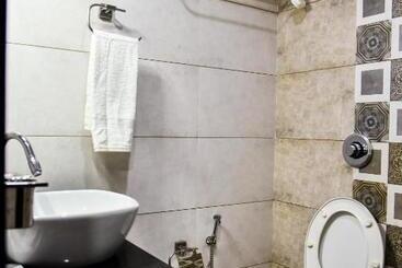 هتل Tulsi Residency