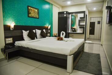 هتل Tulsi Residency