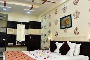 هتل Tulsi Residency