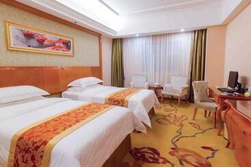Vienna Hotel Chaoyang High Speed Train Station
