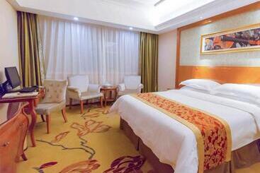 Vienna Hotel Chaoyang High Speed Train Station