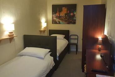 تختخواب و صبحانه Maindee Guest House