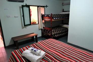 هتل Hostal Milmahuasi Iruya