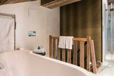 Отель The Lodge Verbier