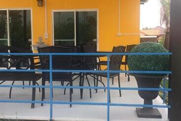 مُتل Greenfield Residence