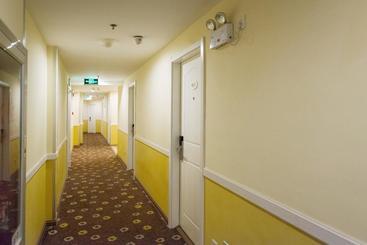 Motel Shenyang North Railway Station North Exit