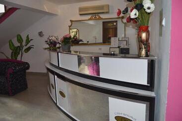 استراحتگاه Casa Regala Ear