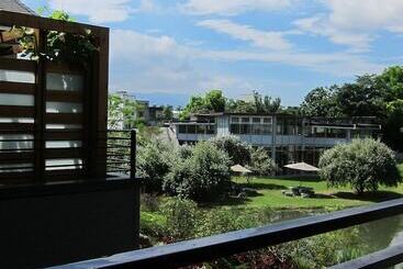 تختخواب و صبحانه Green Willow House