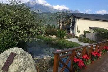 تختخواب و صبحانه Green Willow House