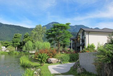 تختخواب و صبحانه Green Willow House