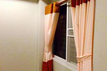 مُتل Room Riverside